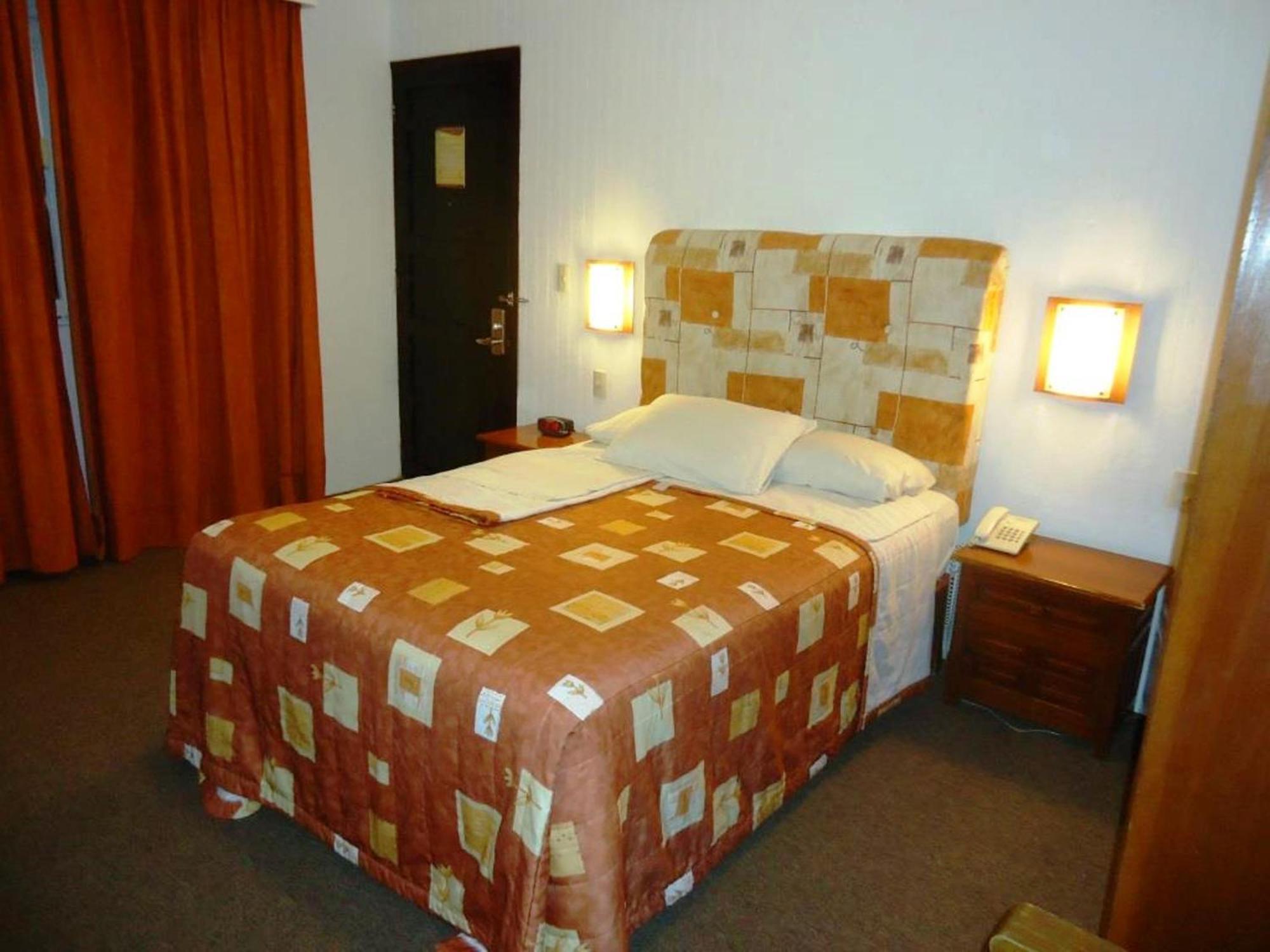 De Cortez Hotel